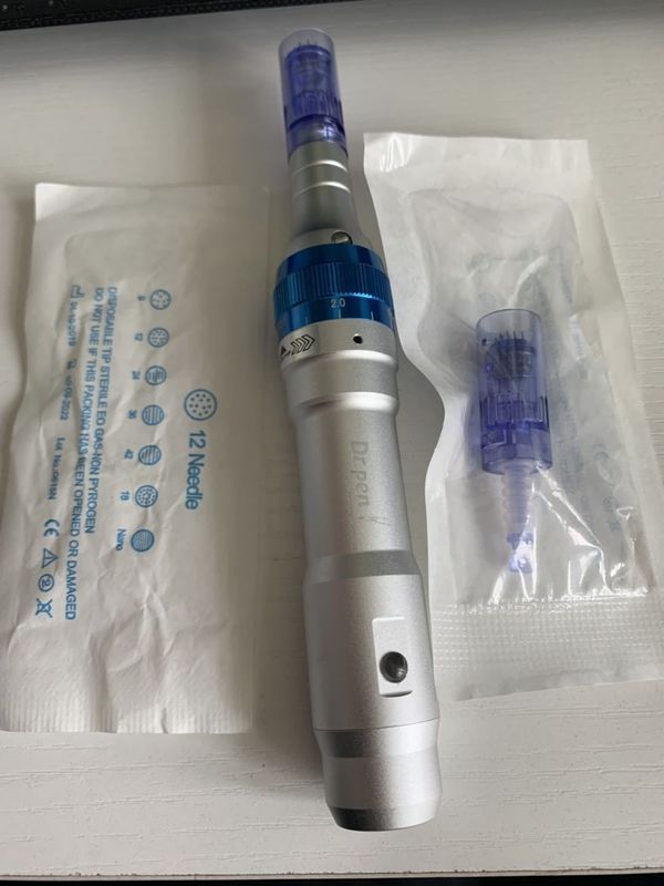 Dr Pen 강력한 Ultima A6 미크로네이들 데르마펜 메소 무선 및 유선 전원 공급 장치로 재충전